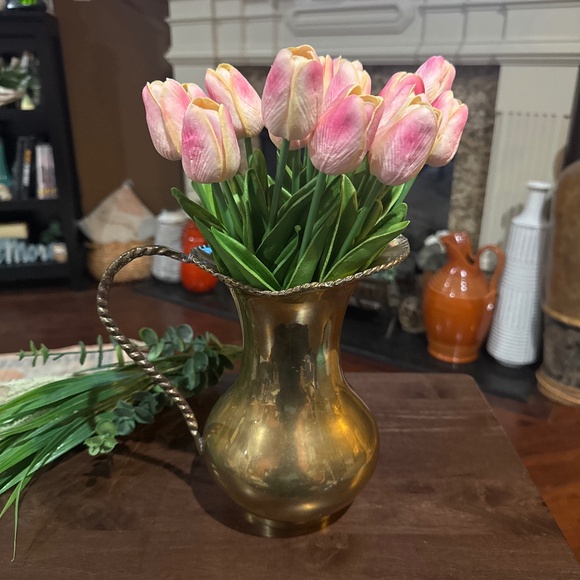Vintage Brass pitcher made in India 9” Tall x 7.5” Wide - Picture 1 of 10